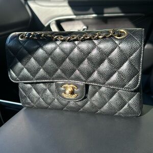 Chanel Small Doubleflap Caviar Classic
Black